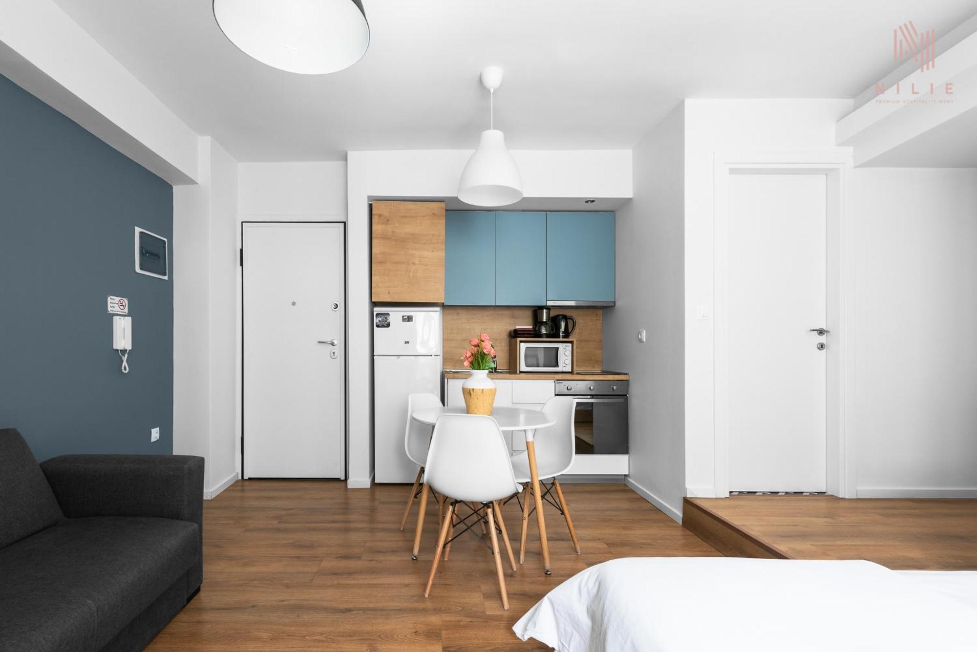 Civilian , Nilie Hospitality Mgmt Apartment *