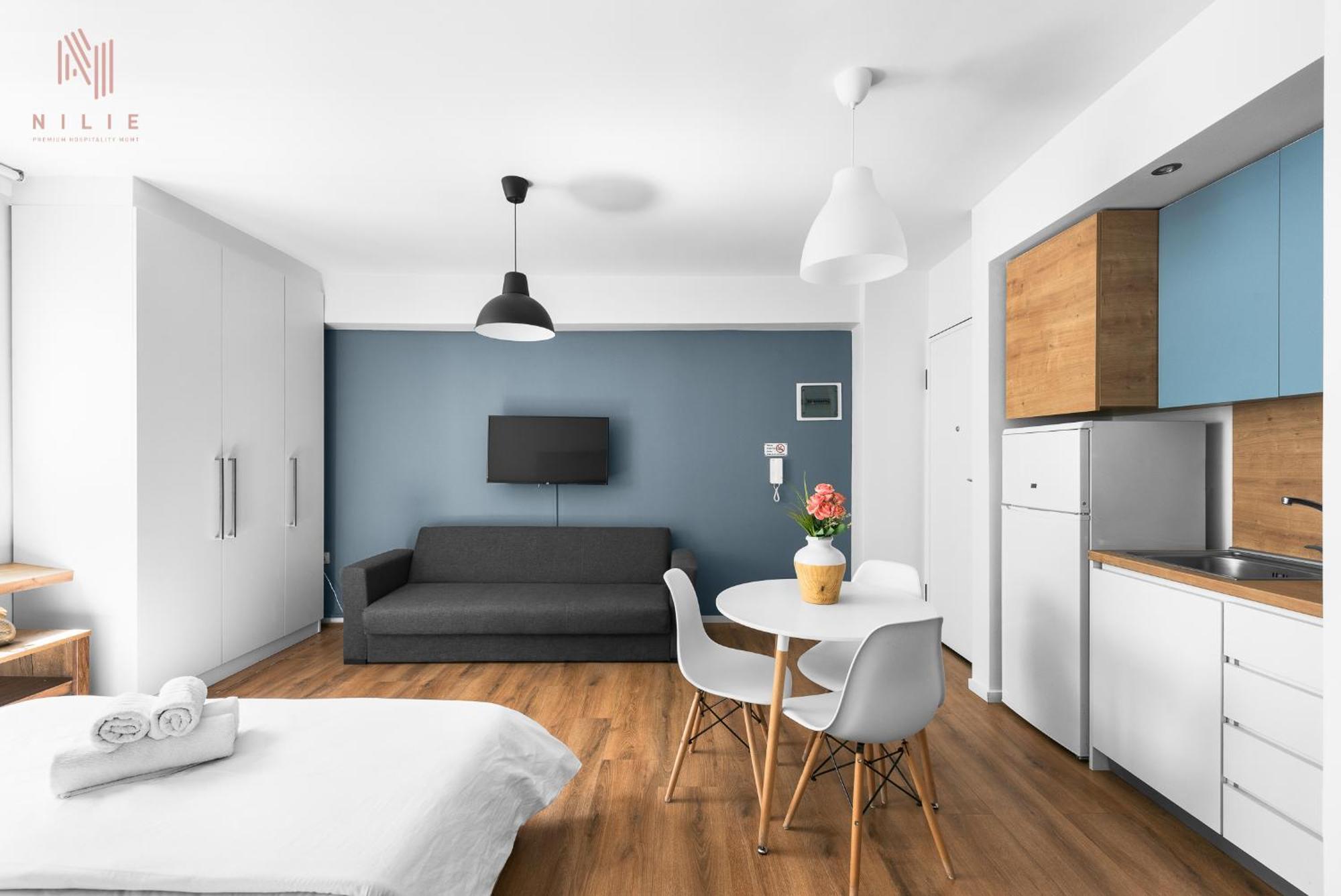 Civilian , Nilie Hospitality Mgmt Apartment *